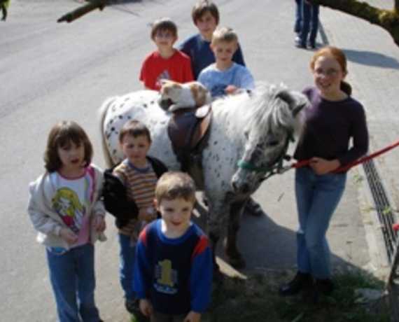 Kinder mit Pony Creglingen - Archshofen